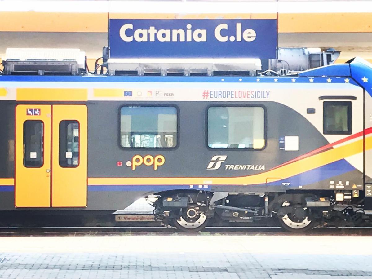 Binario 8 Catania Stazione Centrale Eksteriør bilde
